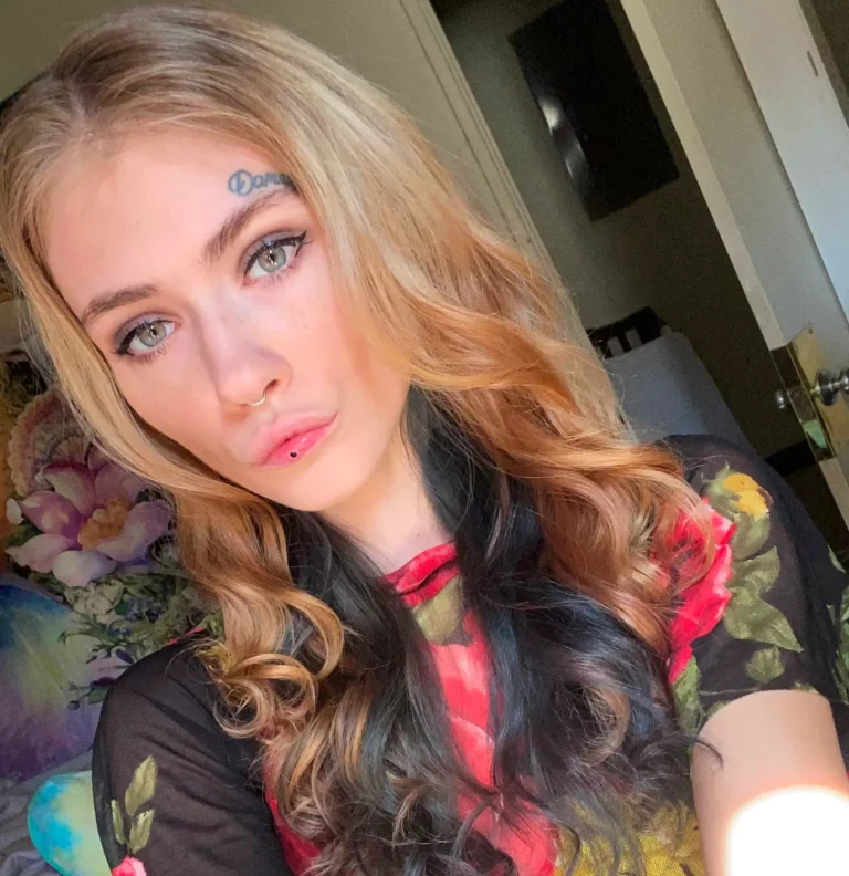 Hannah Hays Biography, Age, Height, Net Worth