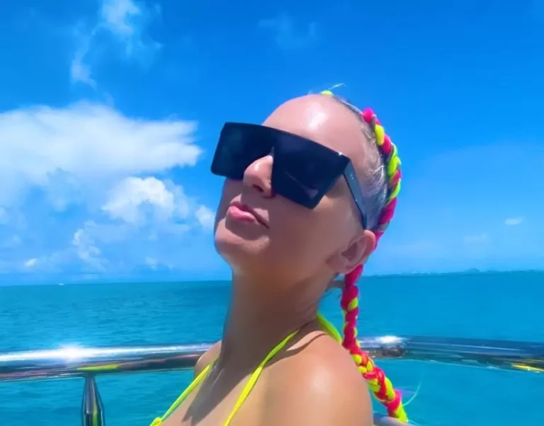 Kenzie Taylor Biography, Age, Images, Height, Figure, Net Worth