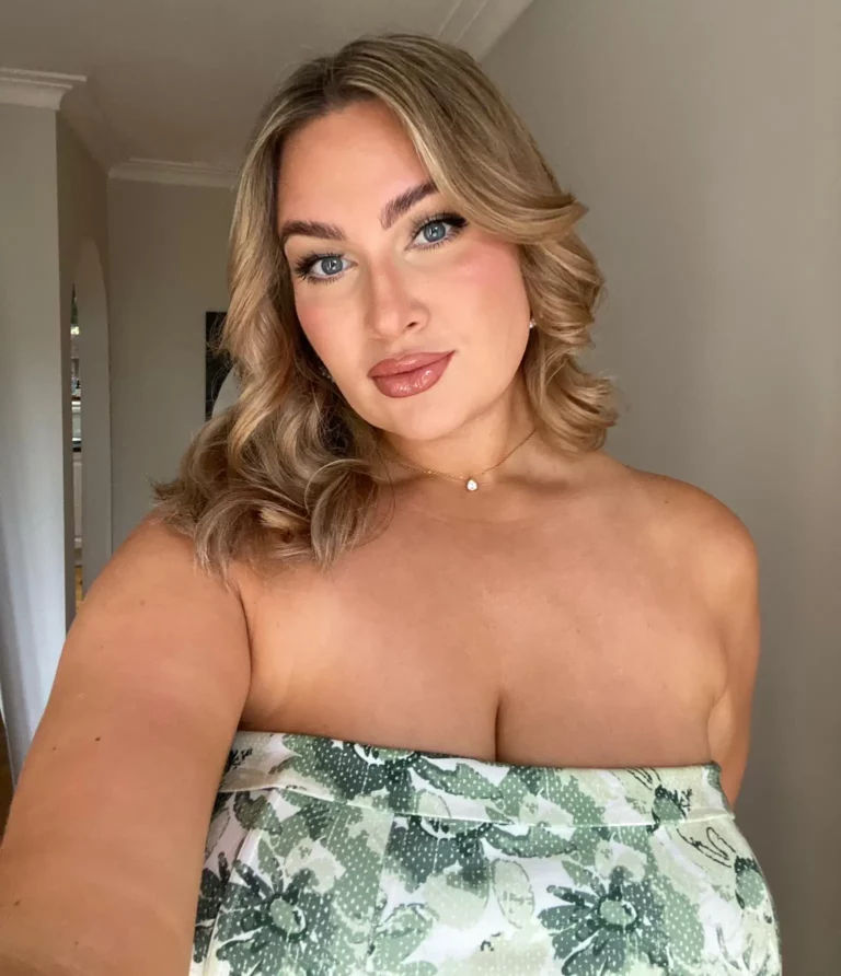 Mikaela Reidy (@____mkay) Biography, Age, Height, Net Worth