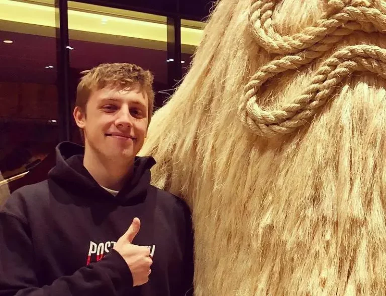 Harry Lewis Biography, Age, Height, Family, Net Worth