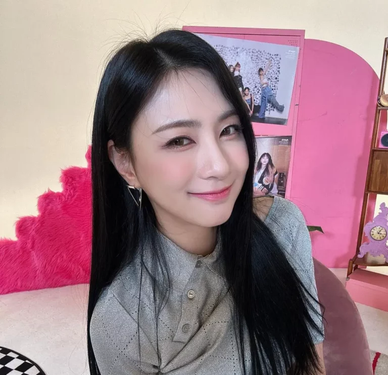 Oh Ha-young (오하영) (Hayoung) Biography, Age, Height, Figure, Net Worth