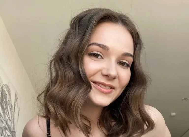 Purr Simona (Model) Biography, Age, Height, Figure, Net Worth