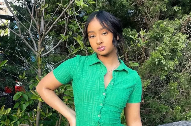 Isyglue Biography, Age, Images, Height, Figure, Net Worth