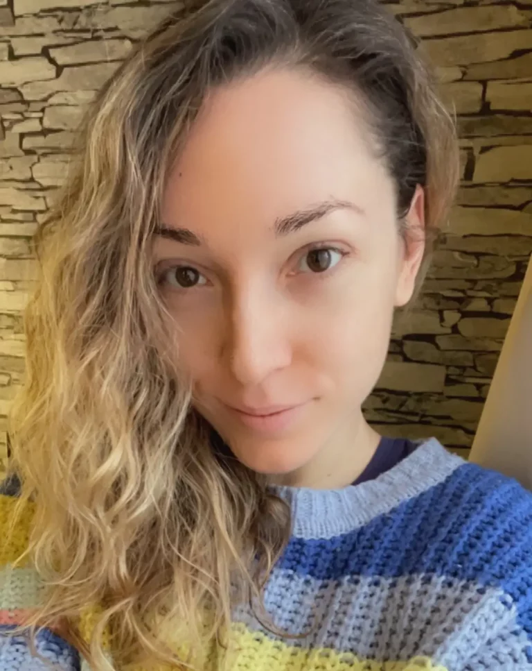 Lily Labeau Biography, Age, Images, Height, Figure, Net Worth