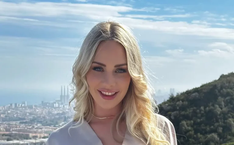 Angie Lynx (Adult Star) Biography, Age, Images, Height, Figure, Net Worth