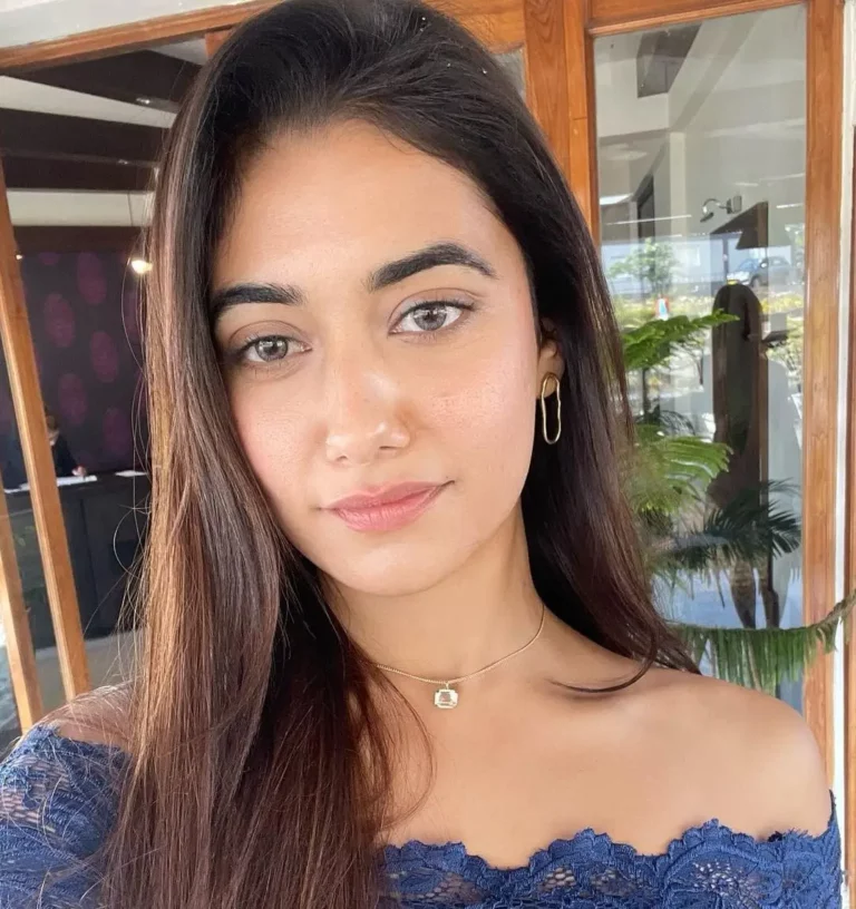 Charvi Dutta Biography, Age, Family, Images, Net Worth