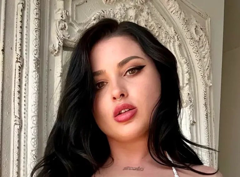 Demi Novak Biography, Age, Height, Figure, Net Worth