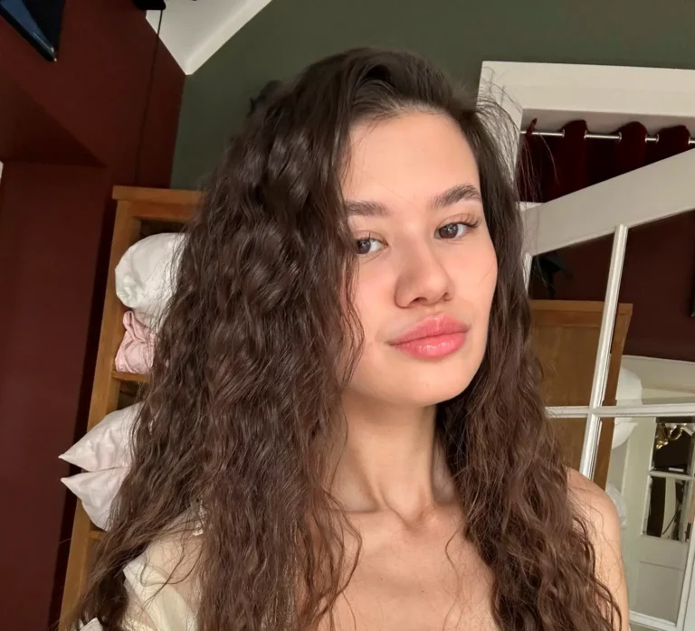 Evelin Elle Biography, Age, Height, Figure, Net Worth