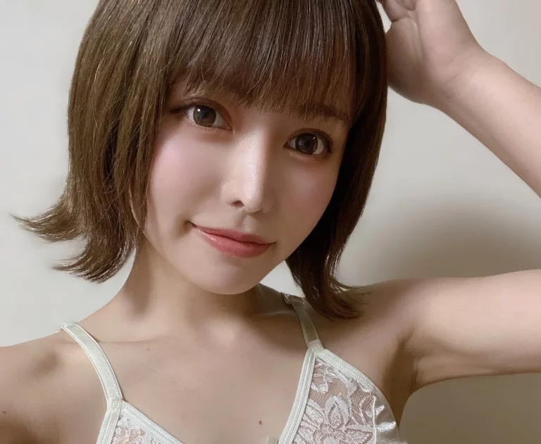 Kokomi Hoshinaka Biography, Age, Height, Figure, Net Worth