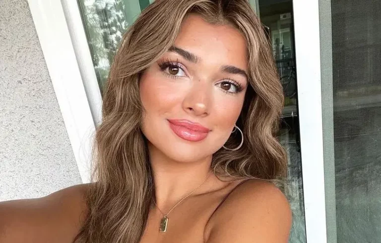 Tess Mon Pere Biography, Age, Height, Figure, Net Worth