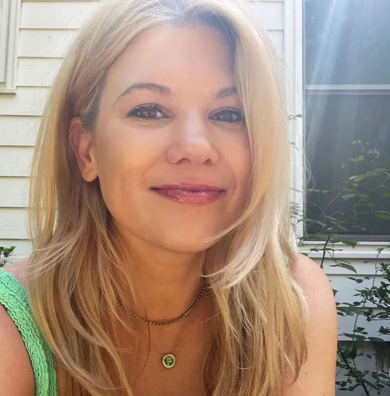 Caroline Arapoglou Biography, Age, Images, Height, Figure, Net Worth