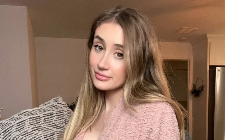 Bronwin Aurora (Babybronwinx) Biography, Age, Height, Figure, Net Worth