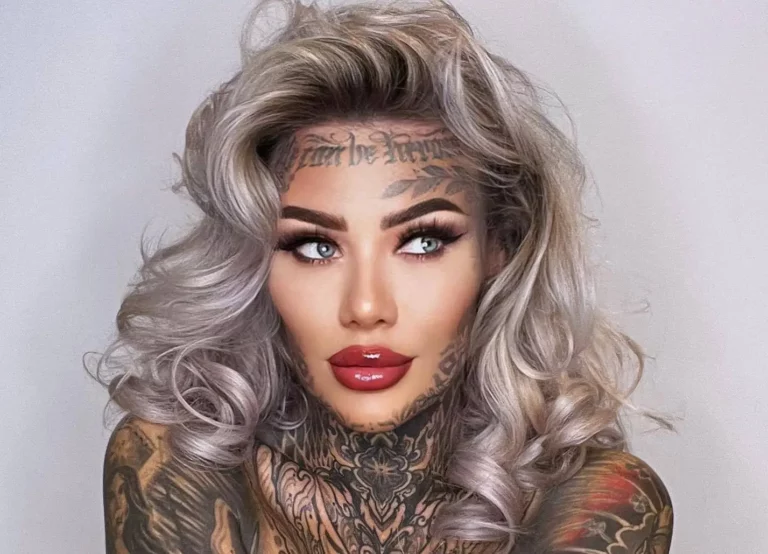 Becky Holt Biography, Age, Height, Figure, Net Worth