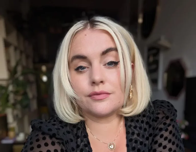 Felicity Hayward Biography, Age, Height, Figure, Net Worth