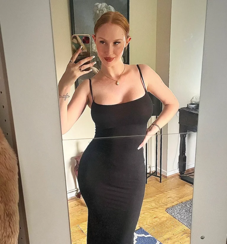 Lenina Crowne Biography, Age, Images, Height, Figure, Net Worth