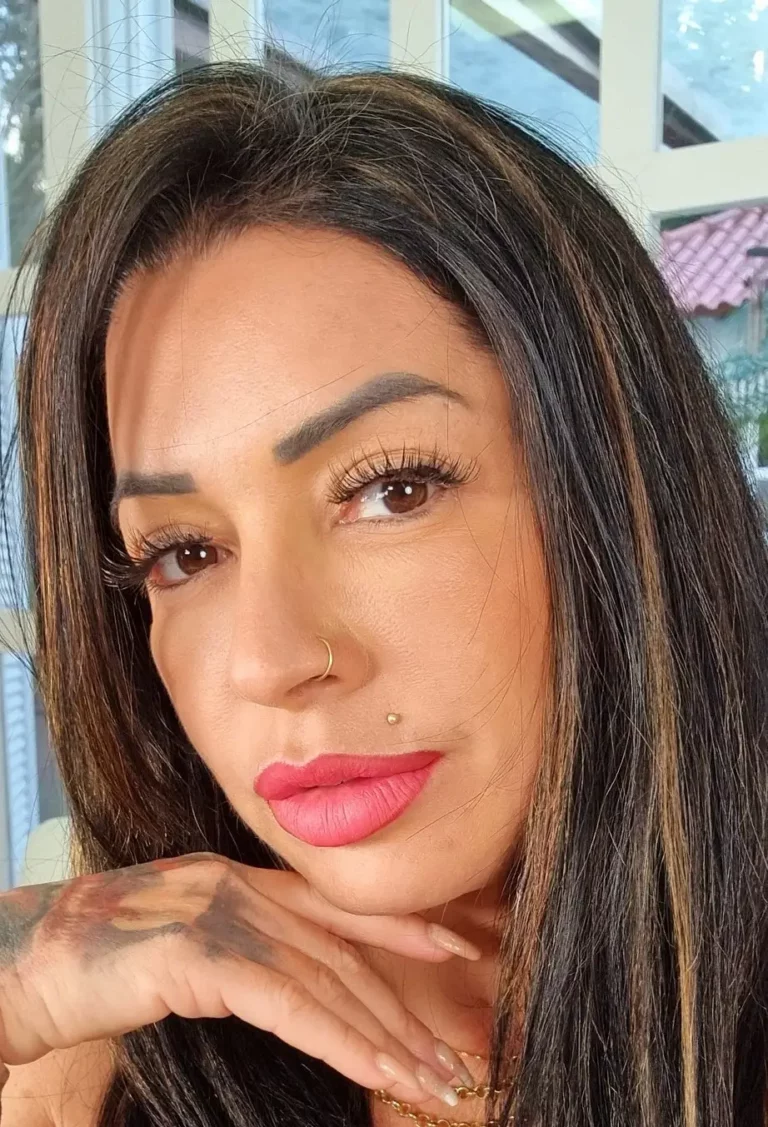 Monica Santhiago Biography, Age, Family, Images, Net Worth