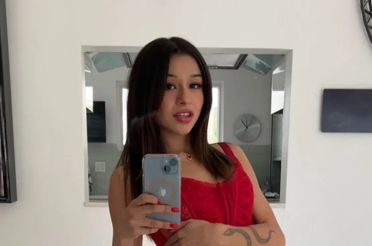 Mickey Violet Biography, Age, Family, Images, Net Worth