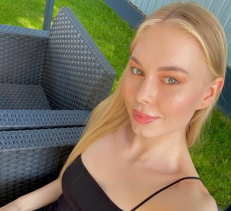 Mimi Cica Biography, Age, Family, Images, Net Worth