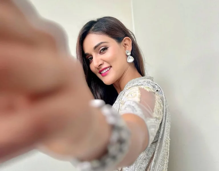 Mukti Mohan Biography, Age, Family, Love, Figure