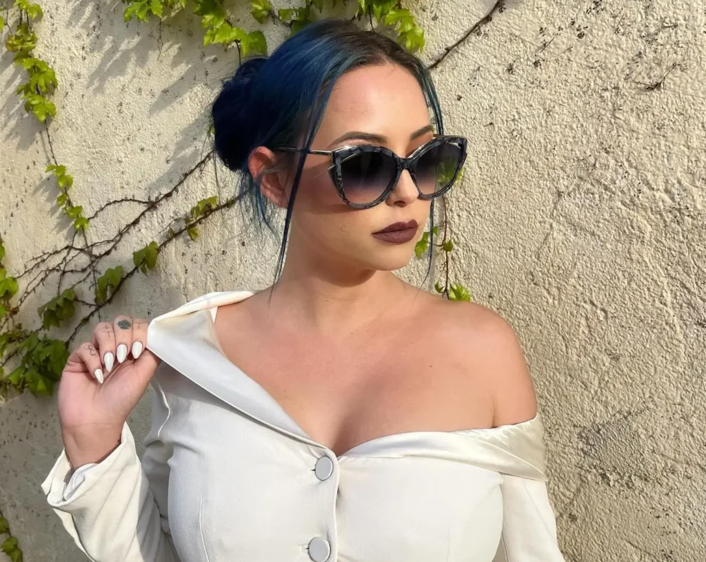 Eve Marlowe portrait image American model and digital media personality 1