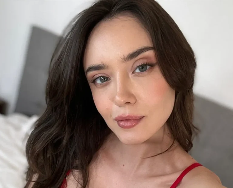 Catherine Knight Biography, Age, Height, Figure, Net Worth