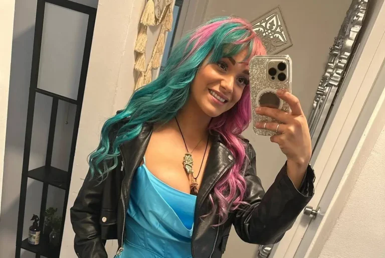 Mina Moon Biography, Age, Images, Height, Figure, Net Worth