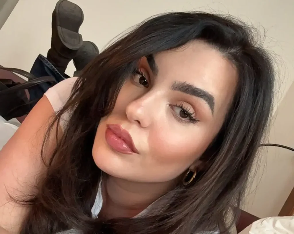 Armina Mevlani Biography, Age, Height, Career, Net Worth 3 Armina Mevlani 2