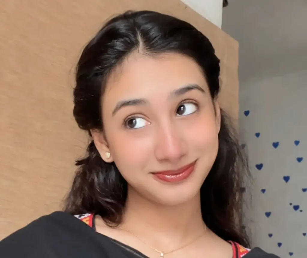 Pakeeza Gull Biography, Age, Height, Career, Net Worth 3 Pakeeza Gull Biography 2