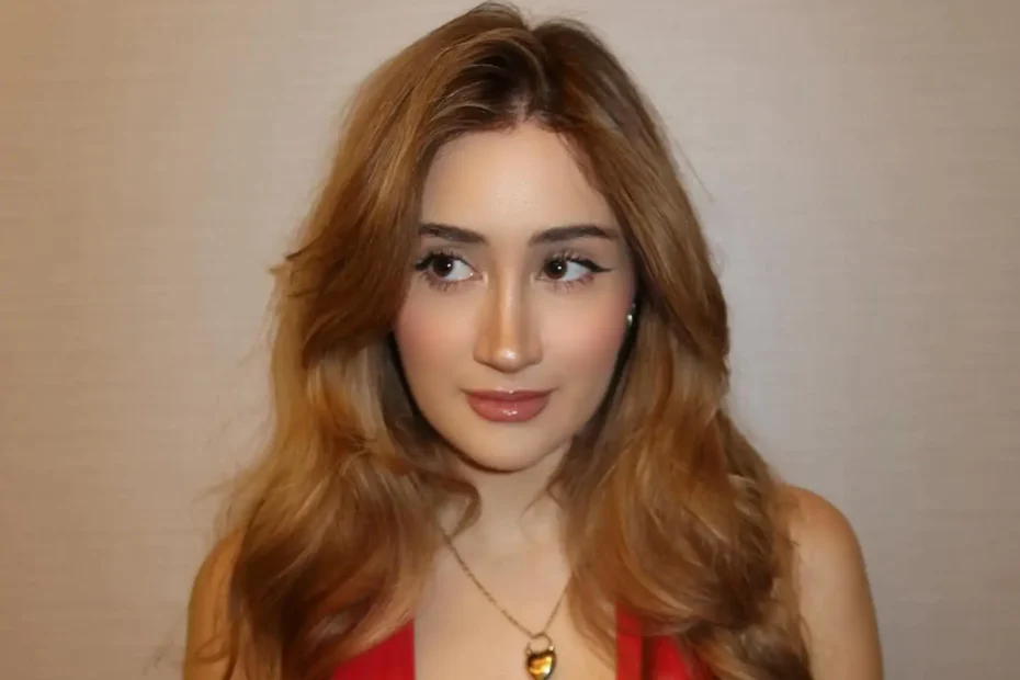 Bronwin Aurora Biography, Age, Height, Figure, Career, Net Worth 7 Bronwin Aurora