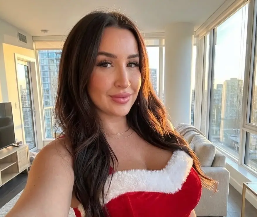 Layla Summers Biography, Age, Height, Figure, Career & FAQs 3 Layla Summers 4