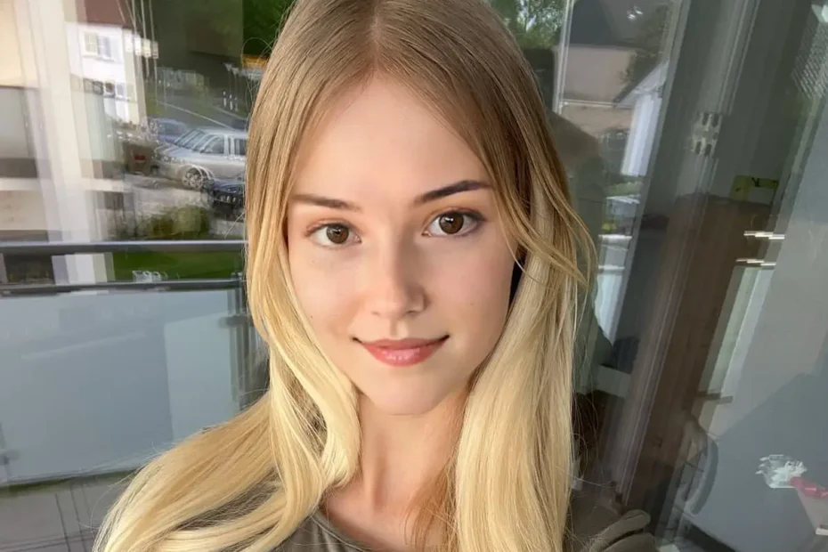 Liily Brown (Virtual Influencer) Biography, Age, Instagram & Facts 5 Liily Brown 2