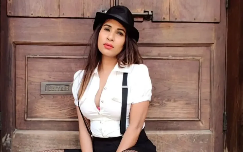 Nazarband (Feel App) Cast, Review & Explained - 2026 New Hindi Webseries 3 Muskaan Agrawal