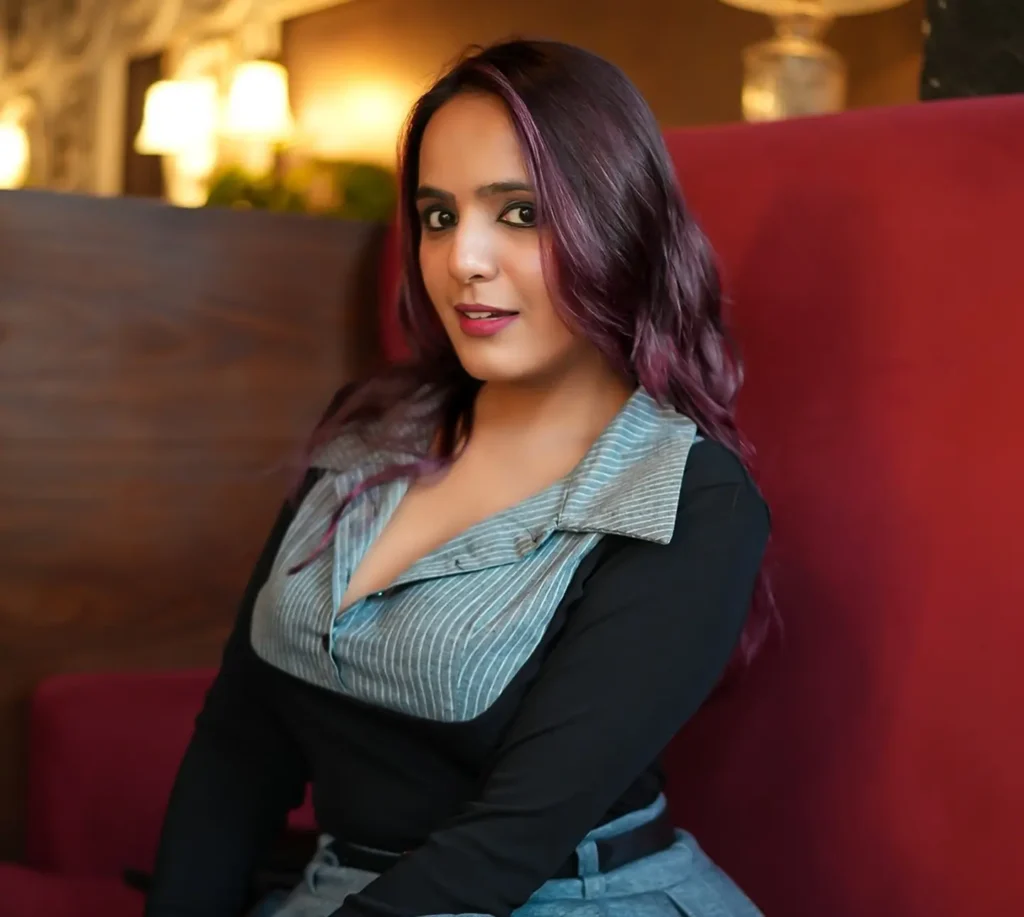 Shreyal Pandey (MyGlamGirl) Biography Success Story, Net Worth, Career 2 Shreyal Pandey 3