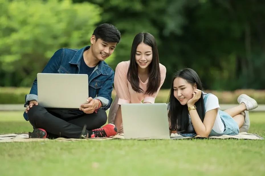 How to Improve Social Skills in 2026 – 3 Simple Tricks That Work 3 Talk to Classmates and Build Connections