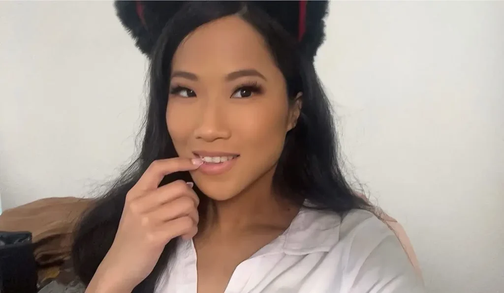 Alona Bloom Biography, Age, Facts, Height, Figure, Net Worth 2 Alona Bloom Biography, Age, Facts, Height, Figure, Net Worth