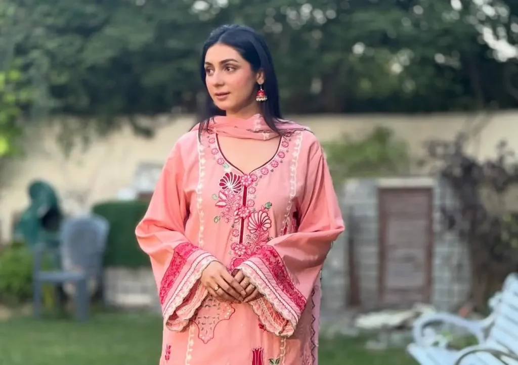 Heena Chaudhry Biography, Lifestyle, Family, Age, Husband, Salary 3 Heena Chaudhry Biography, Lifestyle, Family, Age, Husband, Salary